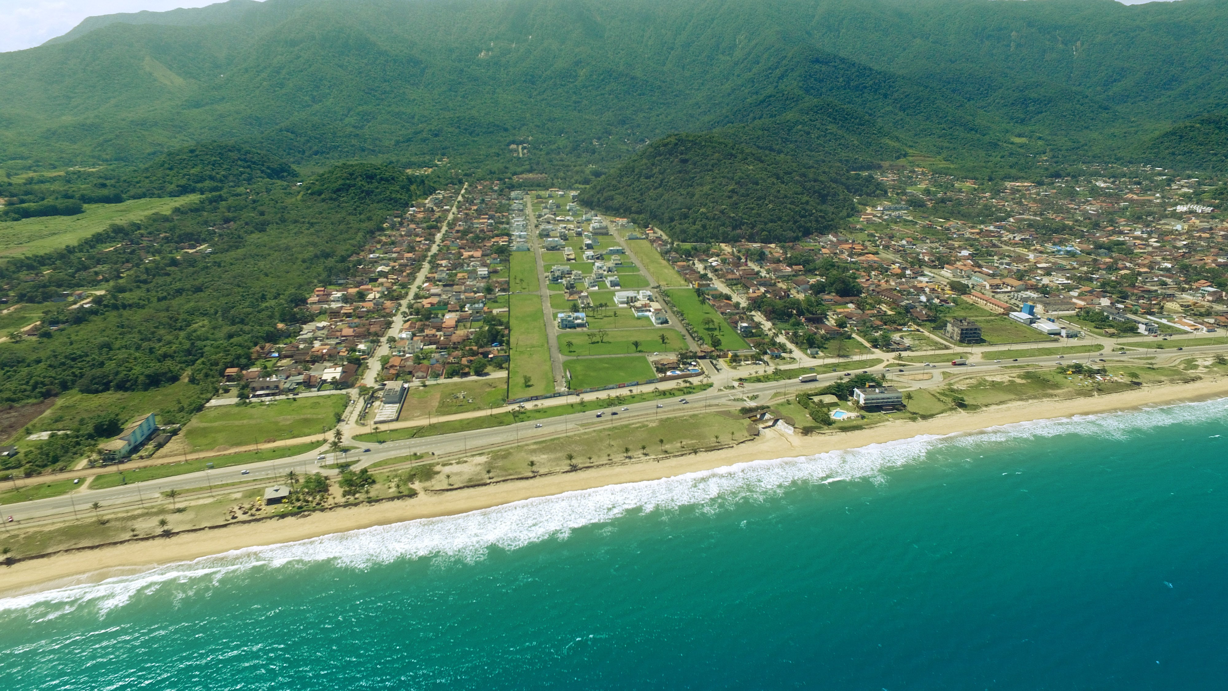 Imagem da costa da praia Massaguaçu em frente ao loteamento residencial Costa Nova